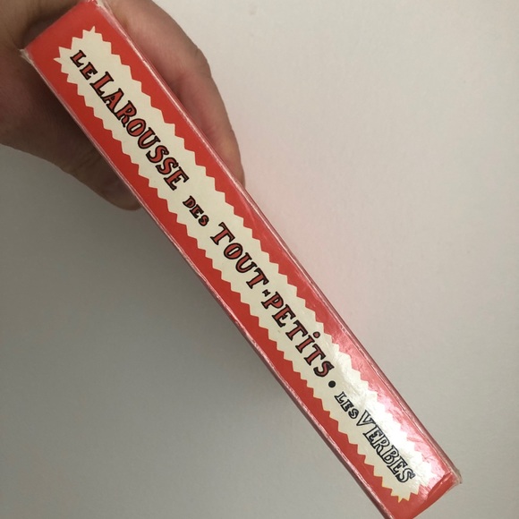 French Verbs Kid’s Dictionary by Larousse - Picture 3 of 11